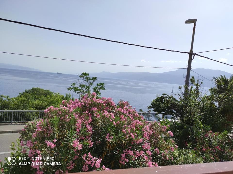 غييكا Room Apartment Kantrida المظهر الخارجي الصورة